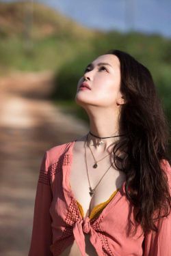 JIZZ丝袜壮感的18老师多水